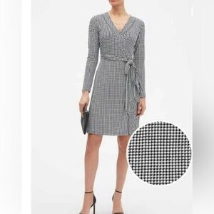 Banana Republic elephant print long sleeve dress